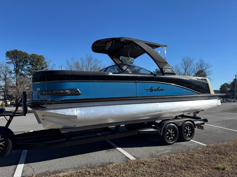 2022 Avalon Wake toon