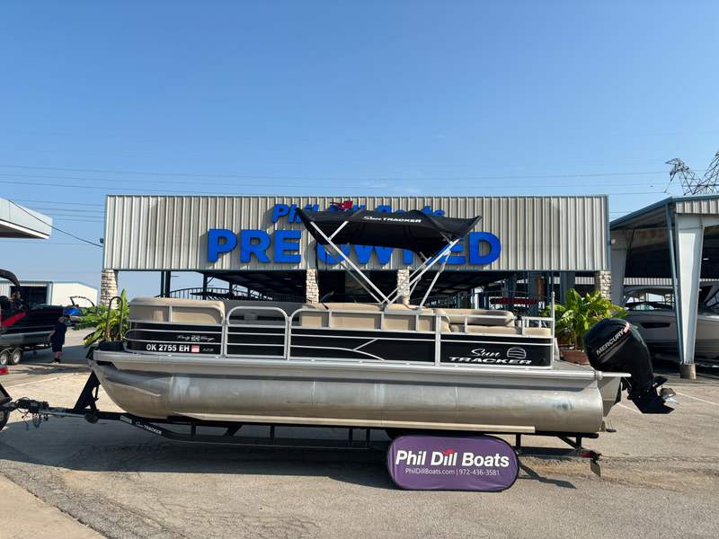 2017 Sun Tracker 22 DLX  XP3