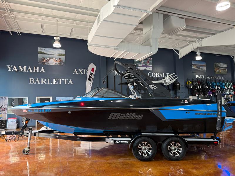 2017 Malibu Wakesetter 22 MXZ