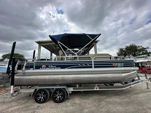 2020 Sun Tracker Fishin Barge 22 XP3