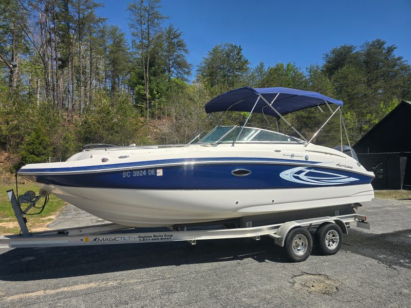 2013 Hurricane 2400 Sundeck